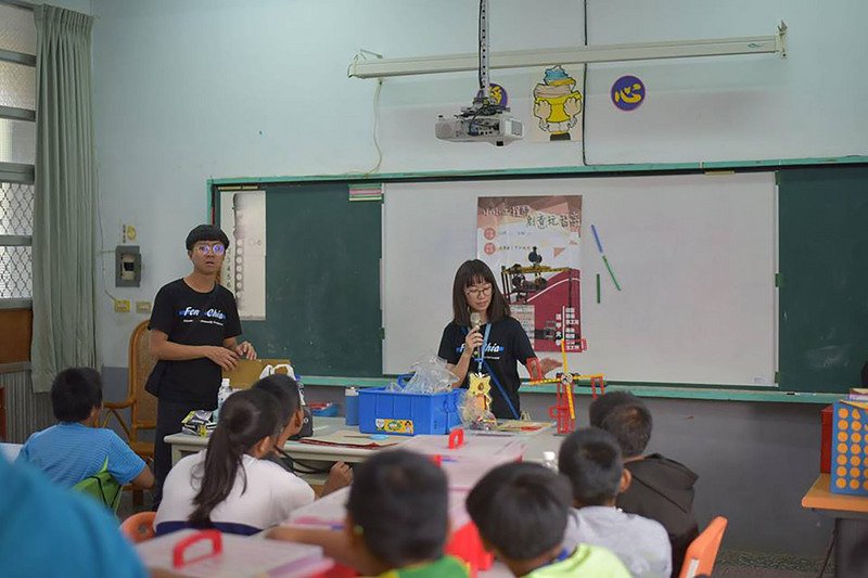 Bloques de construcción de juguete con espíritu educativo