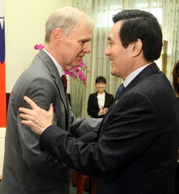 Ma Ying-jeou espera resolver las controversias del Acuerdo de Comercio y Servicios