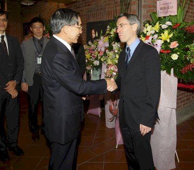 La meta de Economía a corto plazo es firmar un AIB con UE