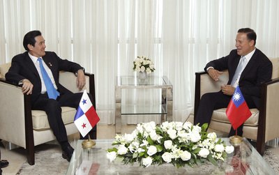 Ma Ying-jeou se reunió con John Kerry en Panamá y hablaron sobre el ingreso de Taiwán al TPP