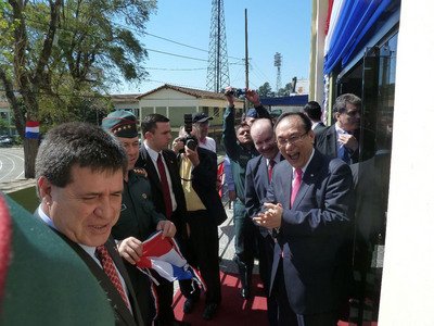 Taiwán coopera con Paraguay en la construcción de una piscina olímpica