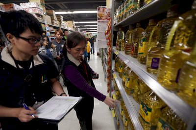 Tres empresas implicadas en la importación de aceite adulterado