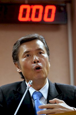 King Pu-tsung niega haberse llevado a cabo diplomacia secreta en Estados Unidos