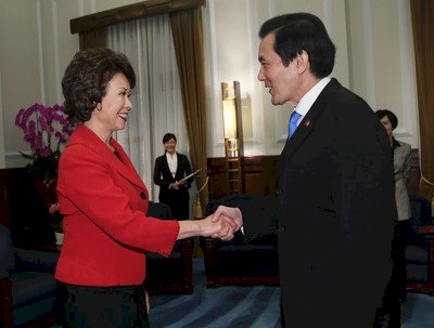 Ma Ying-jeou recibe a la ex secretaria de Trabajo de EE.UU. Elaine Chao
