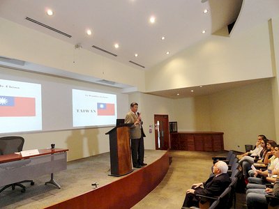 Adolfo Sun habla sobre el desarrollo económico de Taiwán en Guatemala