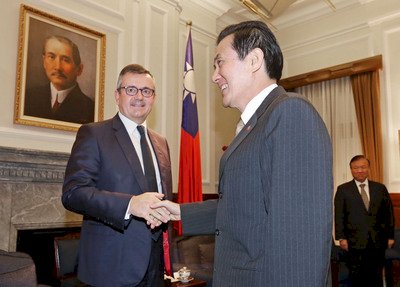 Taiwán y Francia firman un acuerdo de cooperación agrícola