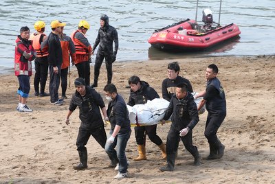 Se han encontrado dos cuerpos más en las proximidades del avión siniestrado