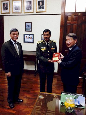 El ministro de Defensa Kao Kuang-chi fue condecorado con el máximo honor
