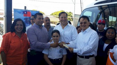 Taiwán dona tansportes escolares a Panamá