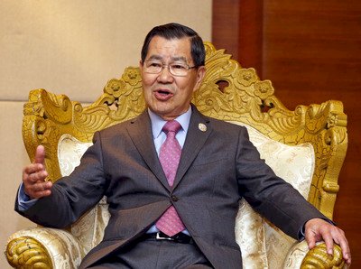 El ex vicepresidente Vincent Siew llega a China Continental para participar en el Foro Anual de Boao