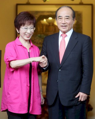 Hung Hsiu-chu no descarta viajar a los EE.UU.