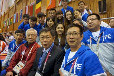 Ko Wen-je llega a Gwangju para asistir a la ceremonia de clausura de la Universiada 2015