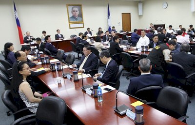 Eric Chu: “Nuestros oponentes no se encuentran dentro del partido”