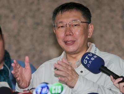 Ko Wen-je espera que el billete de transporte universal reduzca los accidentes de moto en Taipéi