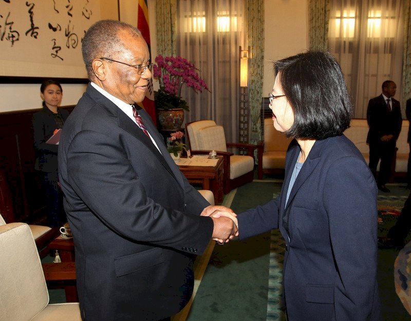 Tsai espera fortalecer las relaciones con Suazilandia