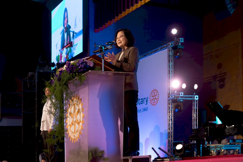 Tsai Ing-wen asiste a la reunión anual del Rotary Internacional de Taichung