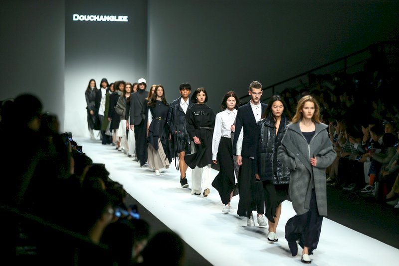 La moda taiwanesa se pasea en la Semana de la Moda de Shanghái