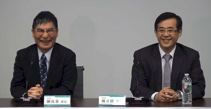 Taiwán hace hincapié en la libertad en su lucha con China Continental por retener recursos humanos