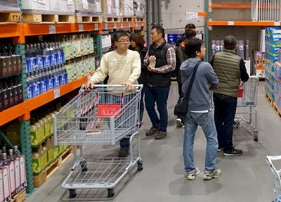 Leve descenso del índice de confianza del consumidor