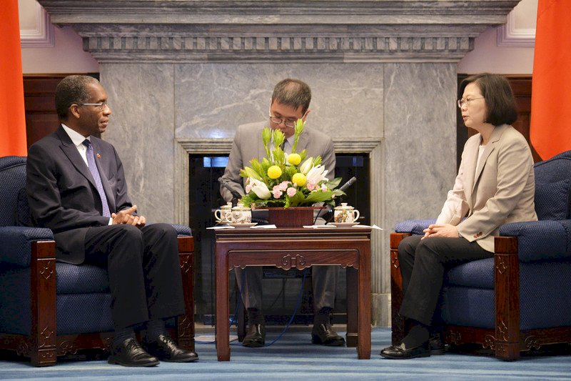 Tsai Ing-wen recibe al ministro de Exteriores de Haití