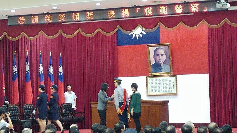 Tsai Ing-wen elogia la labor de los agentes en el Día Nacional de la Policía