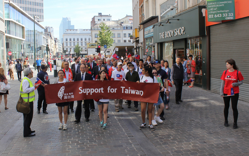 250 personas se manifiestan en Bruselas en apoyo a Taiwán y contra la presión de China Continental