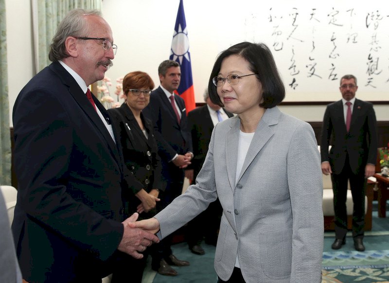 Taiwán llama a la UE a unirse en su lucha contra la amenaza de China Continental a la democracia