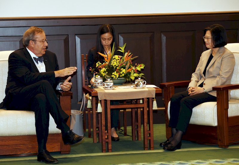 Tsai Ing-wen aboga por la cooperación en vistas del futuro digital