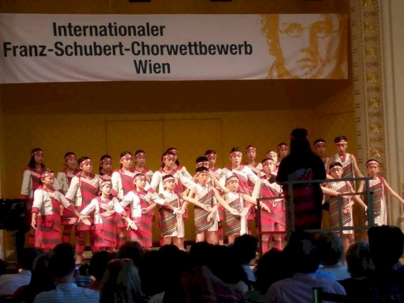 Una medalla de oro para el Coro de la Escuela Elemental Jiaxing