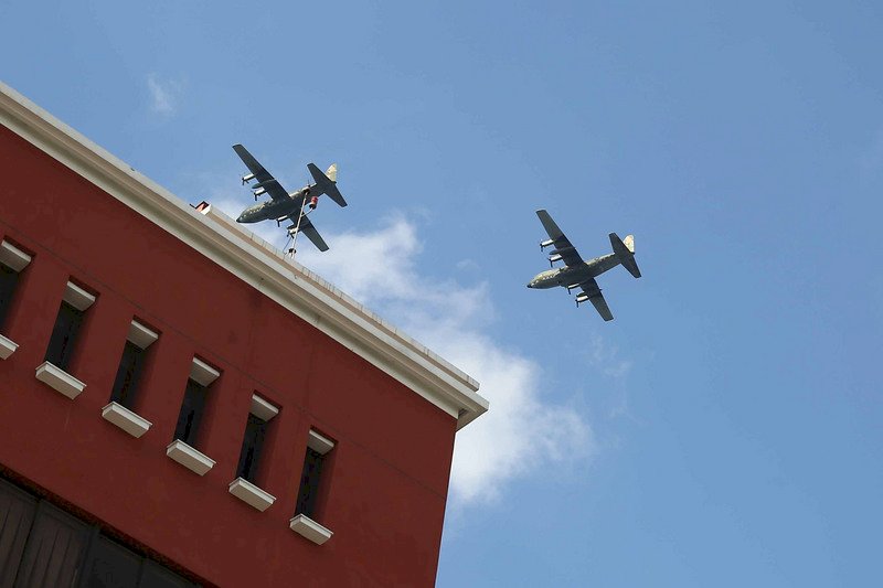 La Fuerza Aérea realiza un ensayo para el Doble Diez en la Oficina Presidencial
