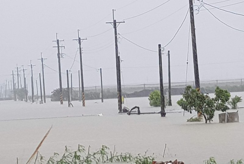 Inundaciones en Yunlin el pasado 23 de agosto durante las fuertes lluvias que dejó una depresión tropical. (Foto de archivo: CNA)