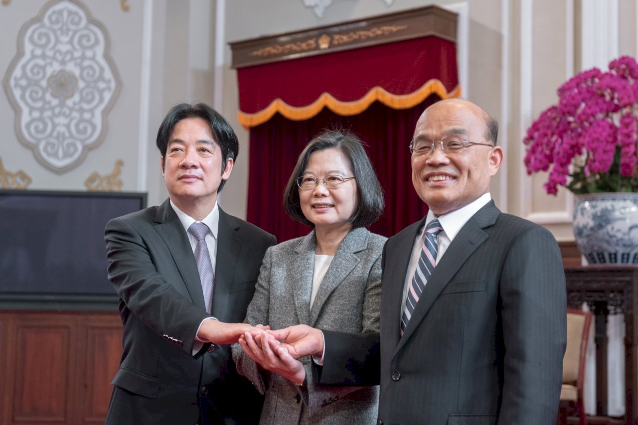 Su Tseng-chang asume como primer ministro