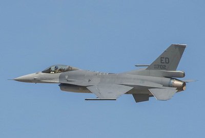 Periódico estadounidense: “EEUU debería vender cazas F-16V a Taiwán para disuadir a Pekín”