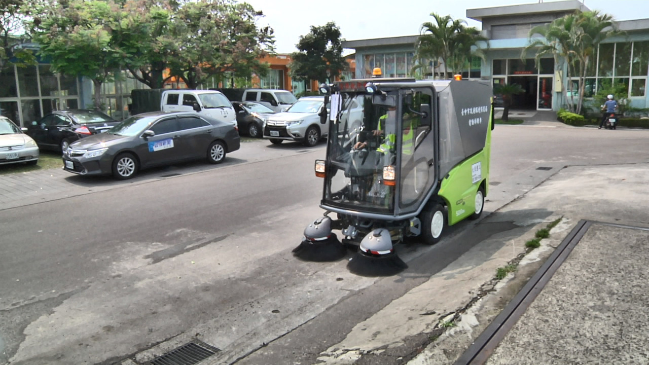 Nuevo vehículo más pequeño para barrer las calles de Taichung