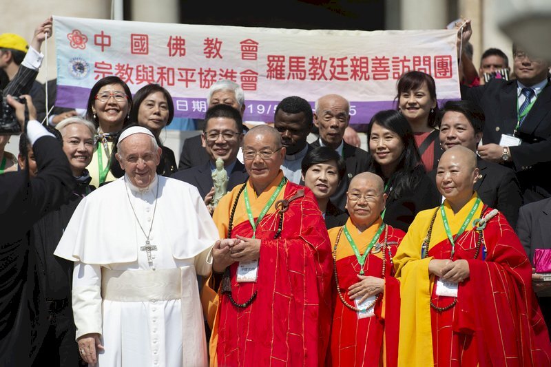 Delegación Budista visita el Vaticano