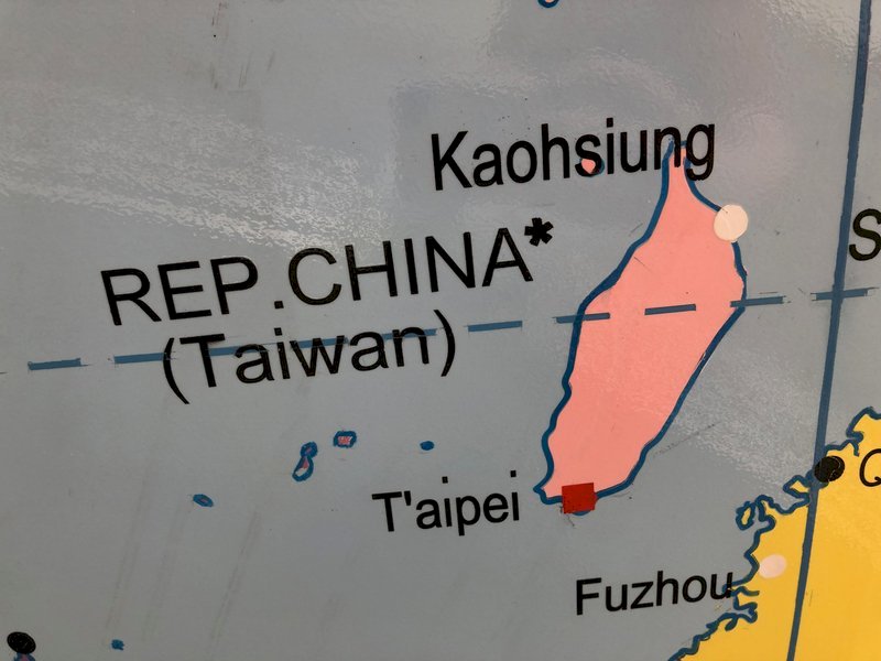 La London School of Economics rectifica el color de Taiwán en su bola del mundo