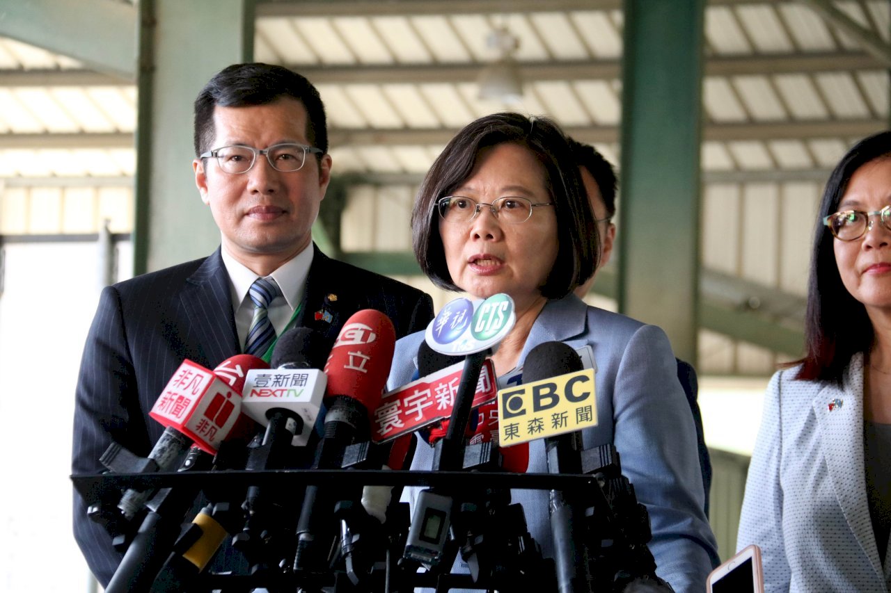 Tsai agradece el apoyo del exsecretario de la OTAN Rasmussen en su defensa a Taiwán