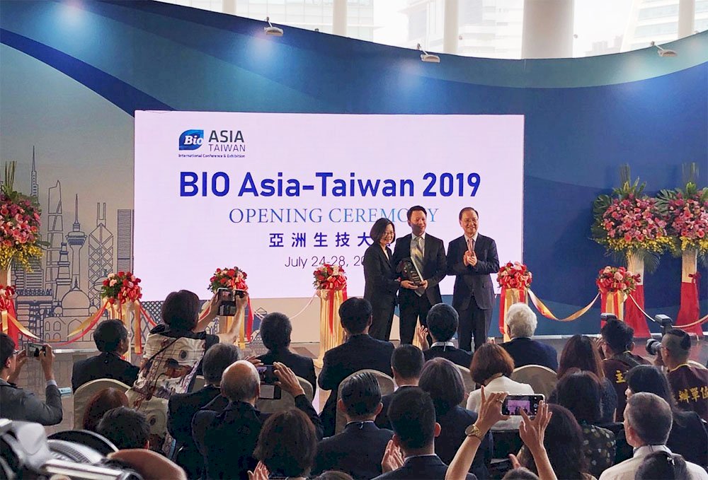 Tsai espera que la biotecnología se convierta en la próxima industria que alcance el billón de dólares taiwaneses