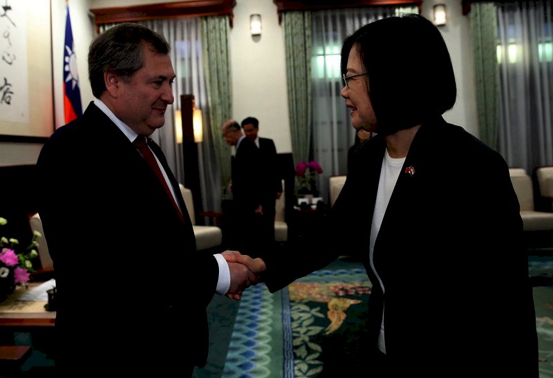Tsai Ing-wen recibe al presidente de la Corte Suprema de Justicia de Paraguay