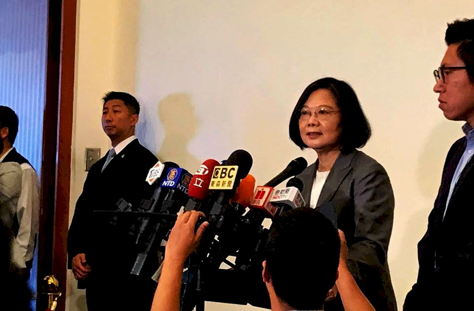Tsai Ing-wen advierte a la ciudadanía de la intromisión política de China continental