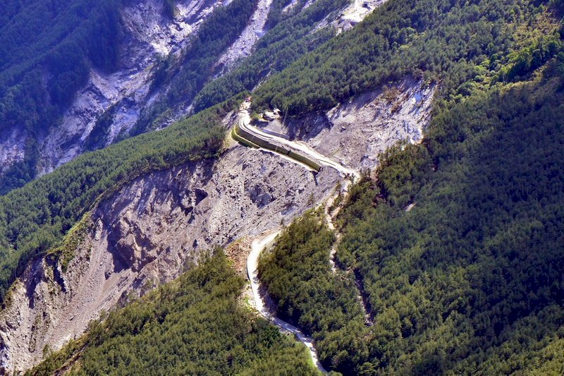 A 10 años del paso del tifón Morakot: Reconstrucción de la carretera Nán Héng