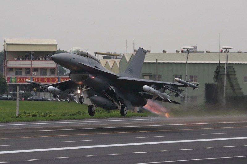 Defensa y Exteriores agradecen a Trump la venta de cazas F-16V a Taiwán