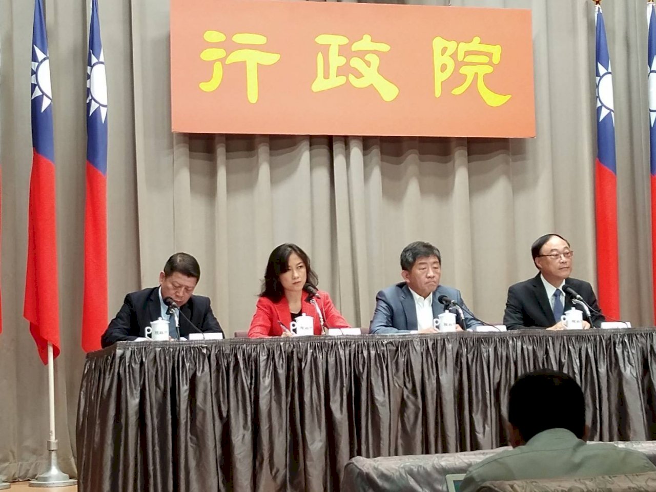 El Yuan Ejecutivo aprueba un presupuesto extraordinario para pagar los cazas de combate F-16V