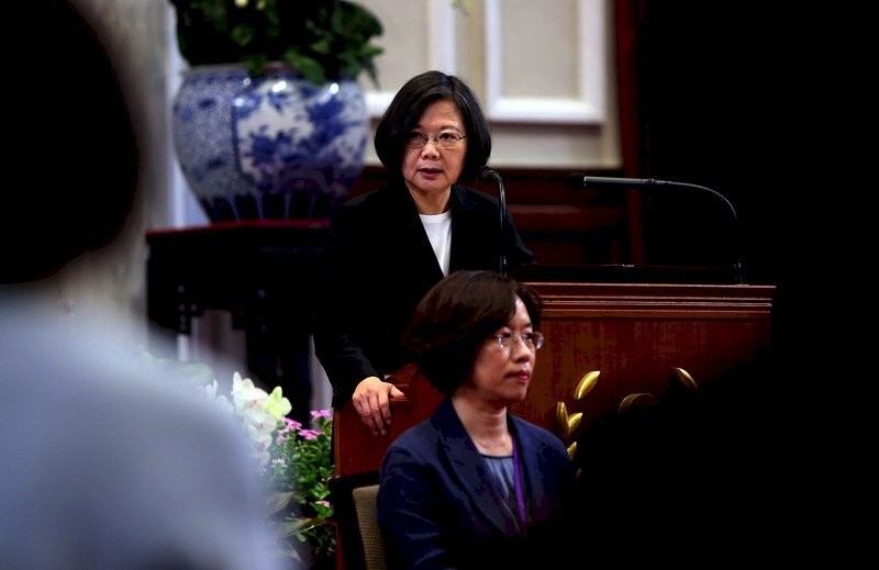 Tsai Ing-wen: “Cuidar a los trabajadores sociales fortalecerá la red de seguridad social”