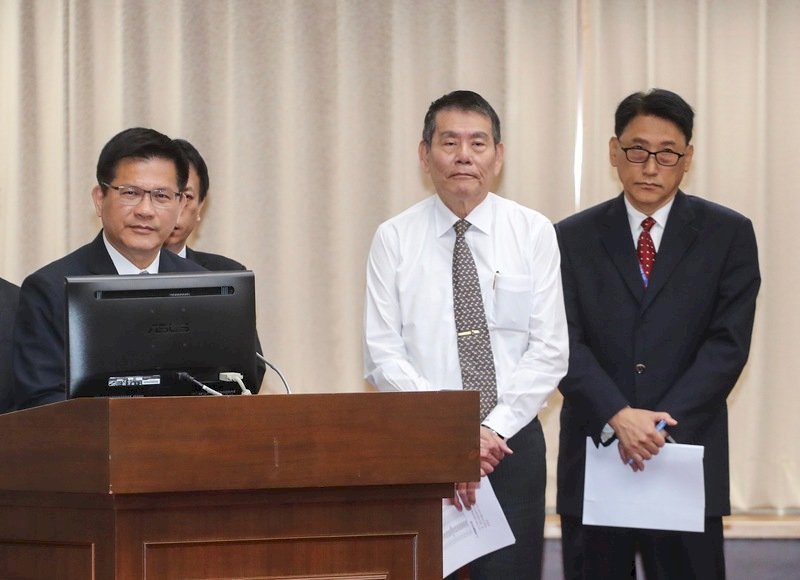 Legislador pide la dimisión del presidente de China Airlines por el escándalo del tabaco de contrabando