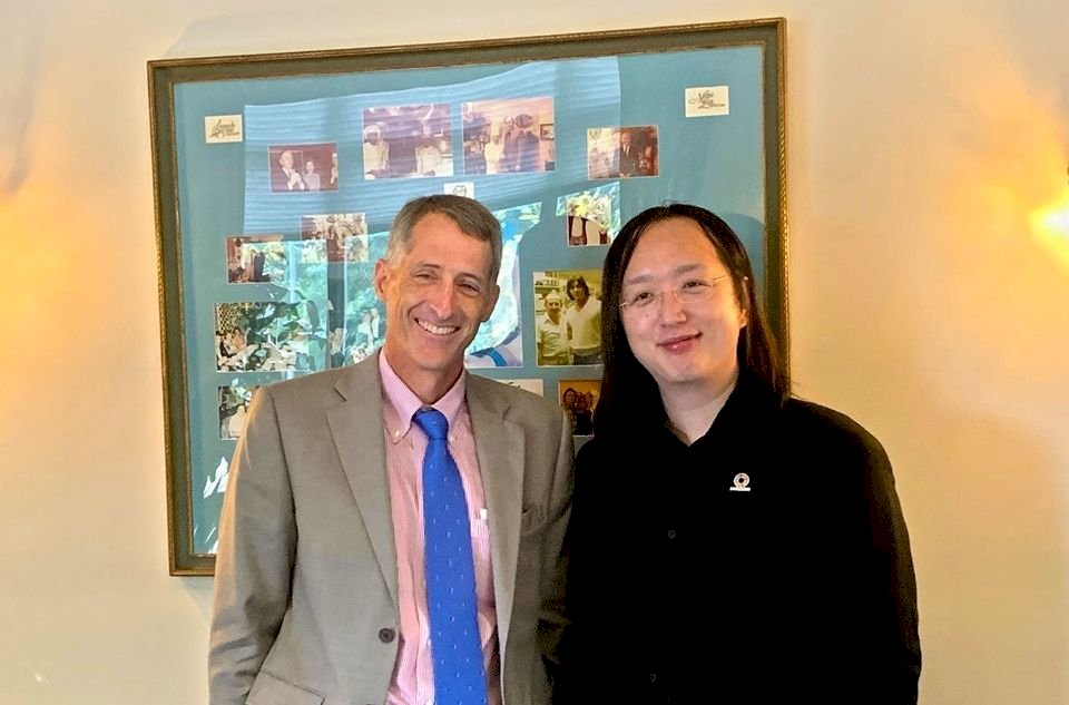 Audrey Tang se reúne en Washington con altos funcionarios para discutir el fenómeno de las noticias falsas