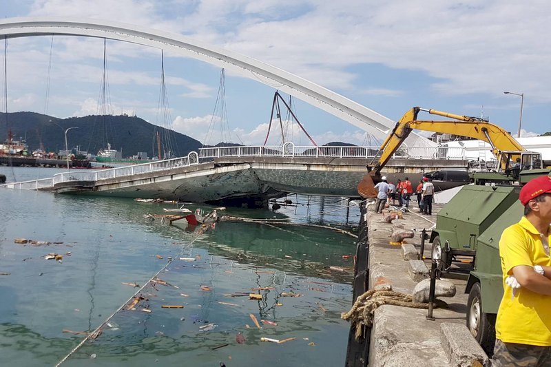 Indonesia y Filipinas ayudarán a las familias de los muertos por el colapso del puente de Nanfang’ao