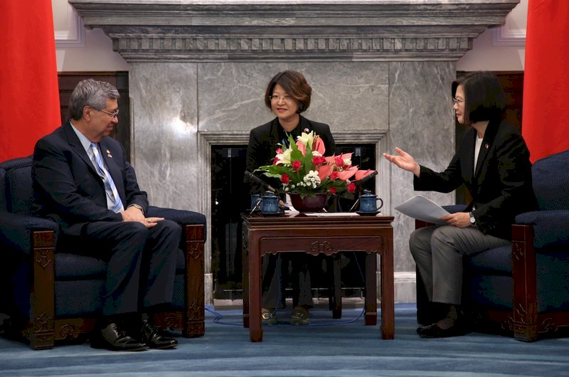 Tsai Ing-wen: “Se espera establecer cooperaciones en diferentes sectores entre Taiwán y Guatemala”