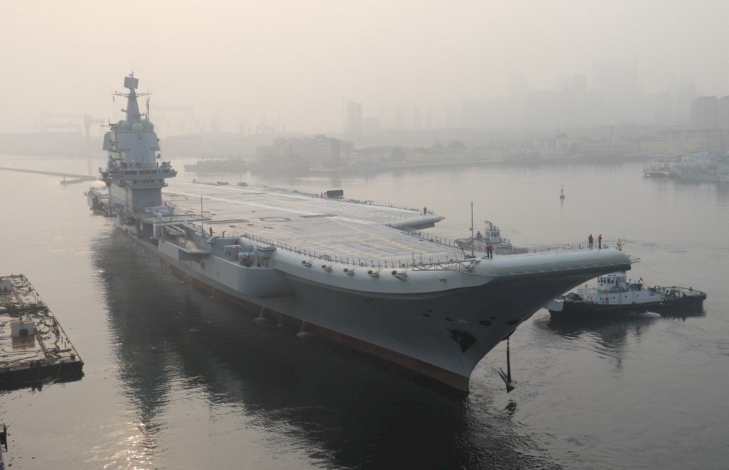 Un portaaviones de China continental cruza el estrecho de Taiwán