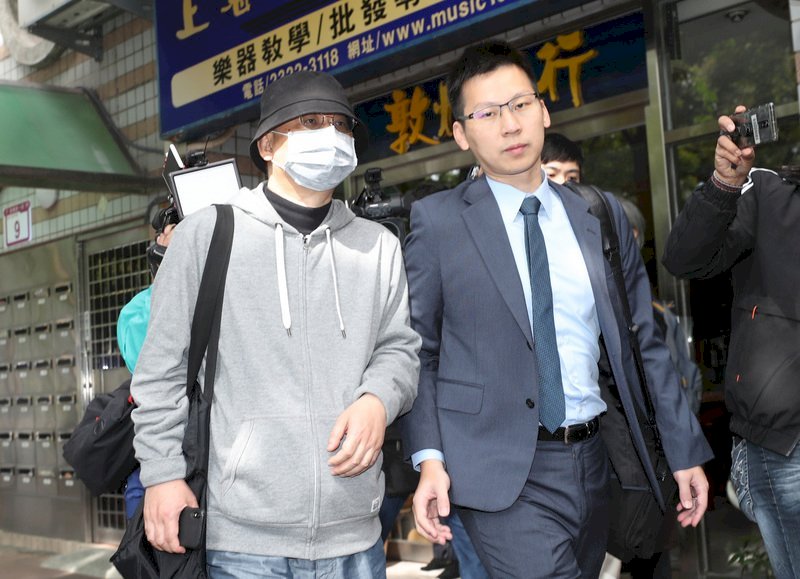 La fiscalía impide salir del país a la pareja involucrada en el supuesto caso de espionaje de Wang Liqiang